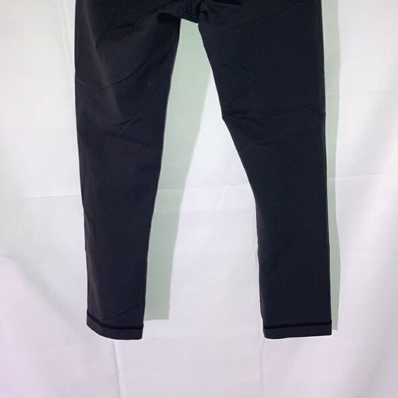 Lululemon Leggings Woman’s Size 2 Cropped Black Stretch - Picture 7 of 7